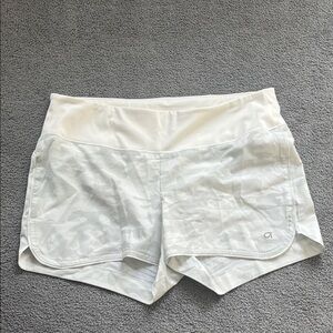 Women’s GapFit Maternity Light Gray Camouflage Athletic Shorts Size Medium